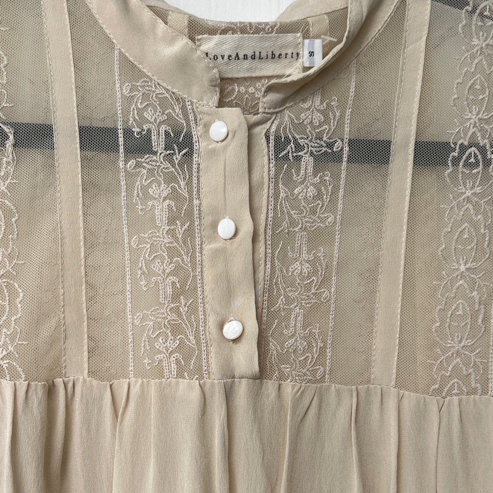 Johnny Was Cream Lace Tunic 💯 silk